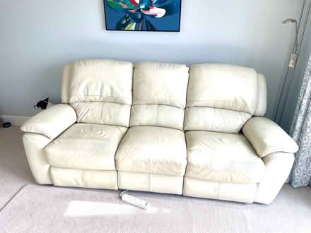 Photo of free Leather electric recliner 3 seater & leather 2 seater (Langney BN23) #4