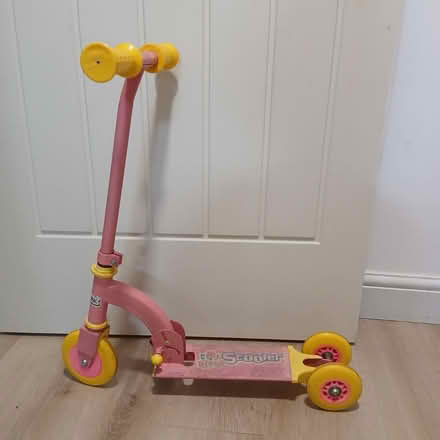 Photo of free Child's Pink Scooter HA5 2NN (HA5 Eastcote Pinner) #1