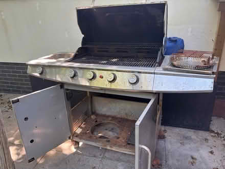 Photo of free Large Gas Barbecue (Llandybie near Ammanford SA18) #4