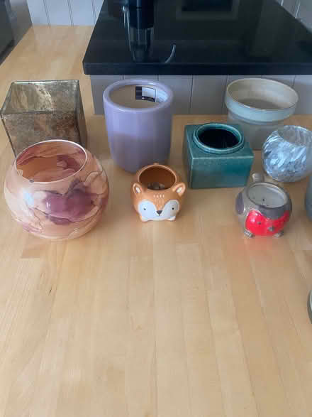 Photo of free Selection of indoors flower pots (Bugbrooke NN7) #3