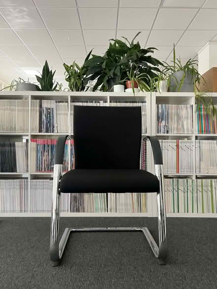 Photo of free Seven award-winning Ahrend 350 designer meeting chairs (Nottingham NG1) #1