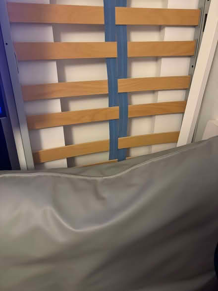 Photo of free Single bed with pull out bed. (Harlesden NW10) #1