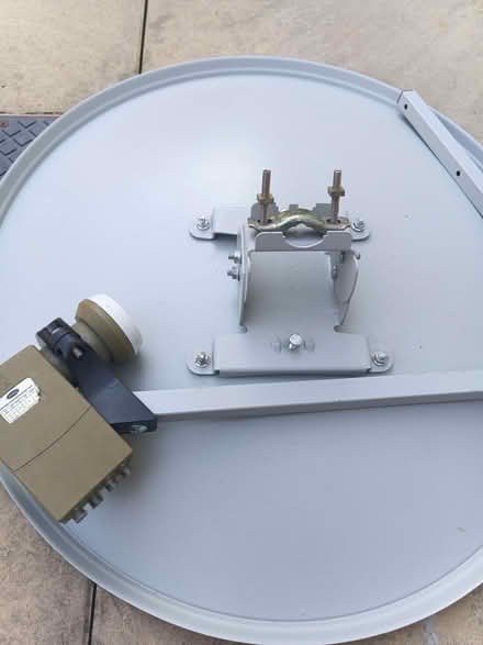 Photo of free Ross satellite dish (Kings Hill ME19) #2