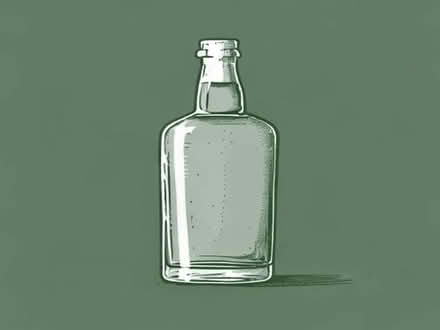 Photo of Tall whiskey bottle (Leominster HR6) #1