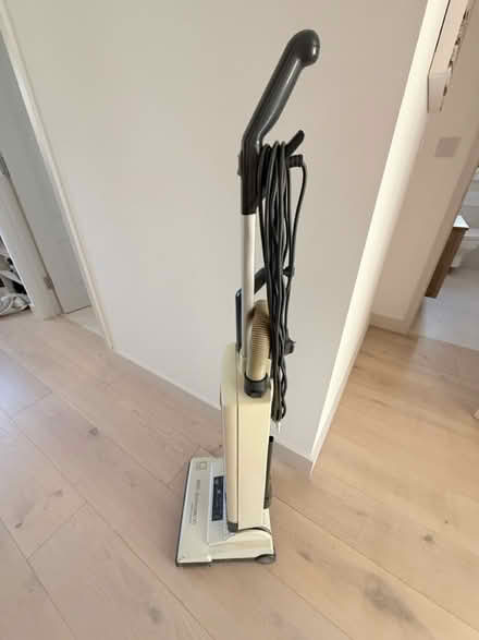 Photo of free Sebo automatic x1 vacuum cleaner (Birdham Chichester PO20) #3