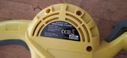 Photo of free hedge trimmer (Yardley B25) #3