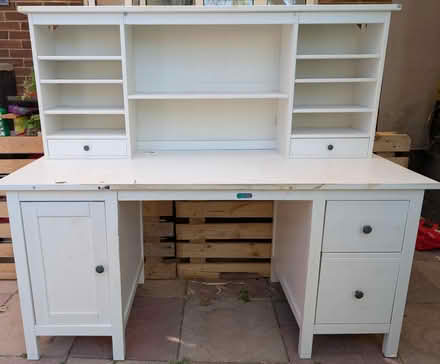 Photo of free Large desk (Aldershot GU12) #1