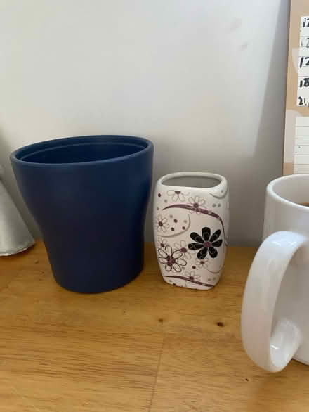 Photo of free Ceramic plant pots (Perdiswell WR3) #1