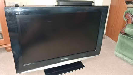 Photo of free Digital (but not internet) 32" Panasonic tv (Kings Stanley GL10) #2