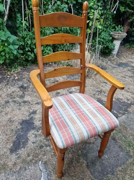Photo of free Ducal Solid Pine Extending Oval Dining Table with 6 Chairs (Handsworth Wood B20) #3