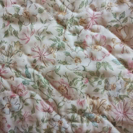 Photo of free Pretty Double Bedspread (Rayleigh SS6) #2
