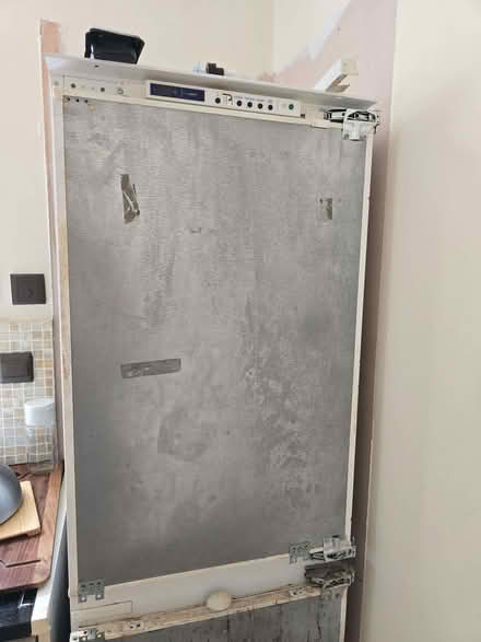 Photo of free Bosch KIN32A41GB Integrated Frost Free Fridge Freezer Workin (South Norwood SE25) #4