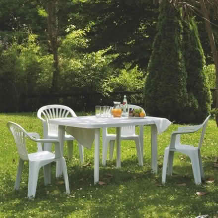 Photo of table (E4) #1