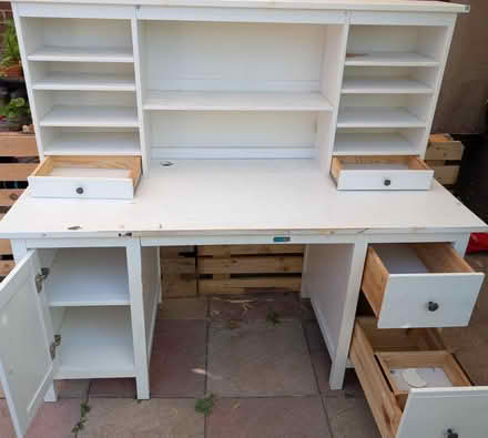 Photo of free Large desk (Aldershot GU12) #2
