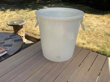 Photo of free Fermenting bin and lid with handles. (Thorney Leys OX28) #1