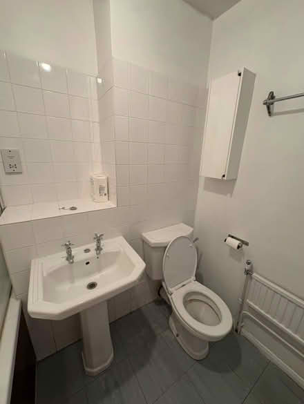 Photo of free Bath tub, toilet and basin (Westbourne Green W2) #3