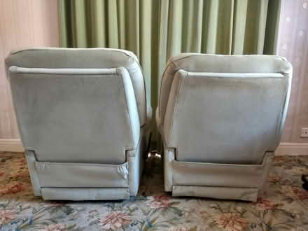 Photo of free Recliner armchairs x2 (Cheltenham HARP HILL GL52) #4