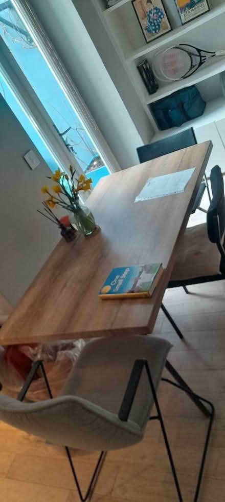 Photo of free 1400x800 table collection balham (Balham SW12) #1