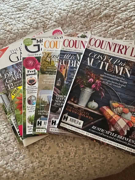 Photo of free Over 100 magazines to go (Lu4 9uf) #2