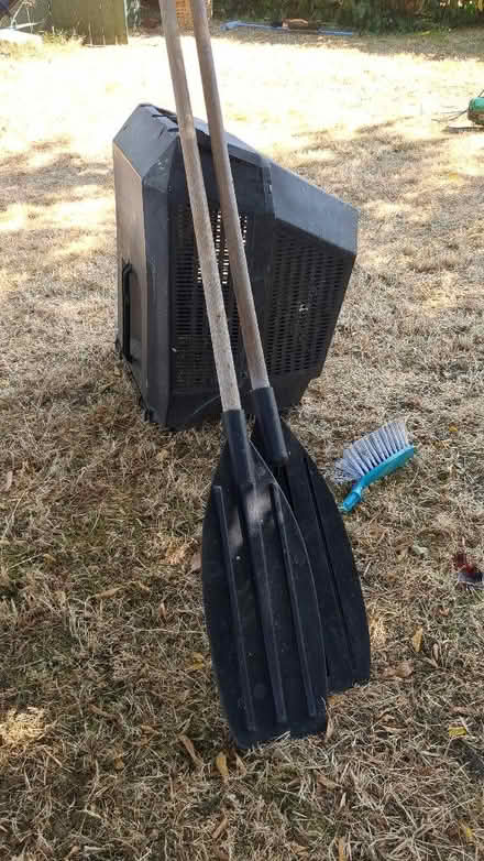 Photo of free dinghy oars (Bramfield SG14) #1