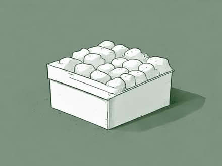 Photo of free box of foam packing peanuts (Moneyhill WD3) #1