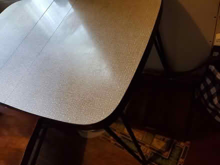 Photo of free vintage formica table (Landenberg) #1