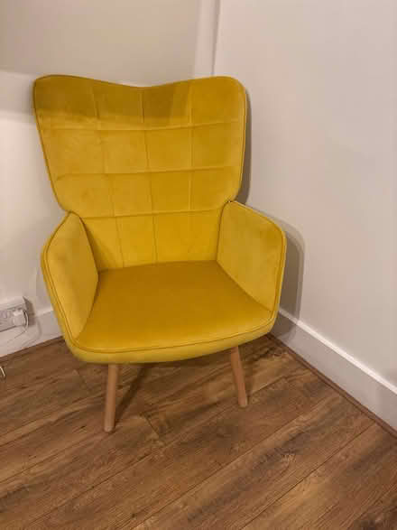 Photo of free Yellow Chair (Tottenham N17) #1