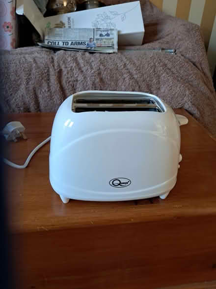 Photo of free White Two Slice Toaster (Barkerend BD3) #1