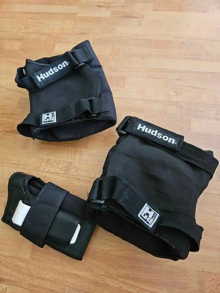 Photo of free Knee pads wrist brace (Angel N1) (N1 0qu) #2