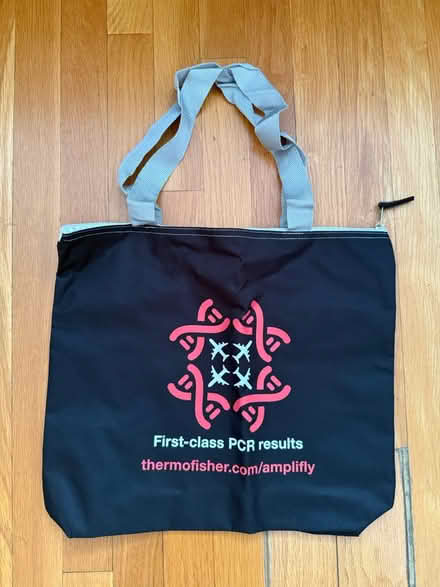 Photo of free Brand new zippered bag (Upper East Side) #1
