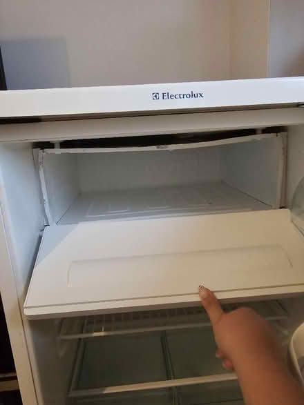 Photo of free Small fridge (85cm (H) x 55cm (W) x 60cm (D)) (Woking GU22) #4