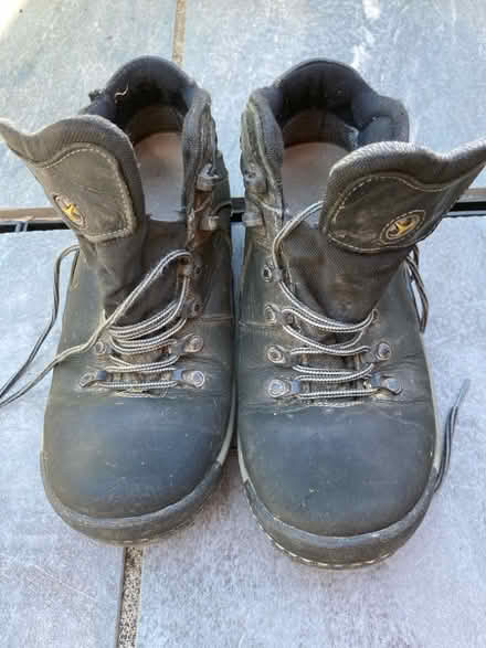 Photo of free walking boots size 7 (Lower Earley RG6) #1