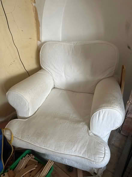 Photo of free White comfy armchair (Wadsley S6 4) #1