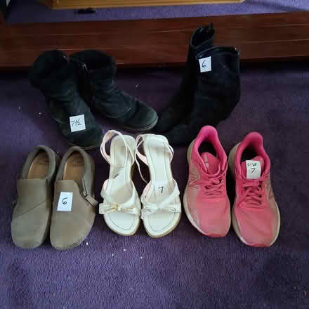 Photo of free Shoes boots and kneebrace (Pleasant Valley, NY) #1