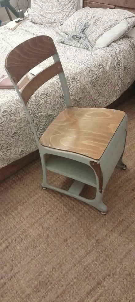 Photo of free Retro vintage old chair (Balham SW12) #1
