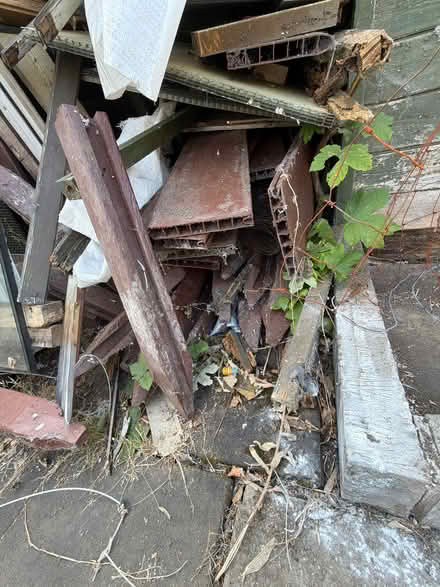 Photo of free Garden stuff (Hyde SK14) #4