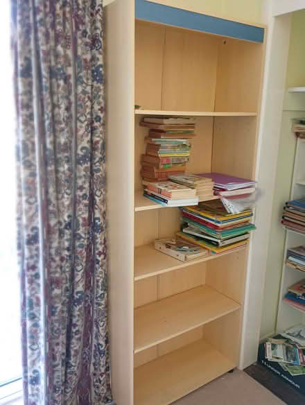 Photo of free Bookcase suitable for child's bedroom (East Blatchington BN25) #2