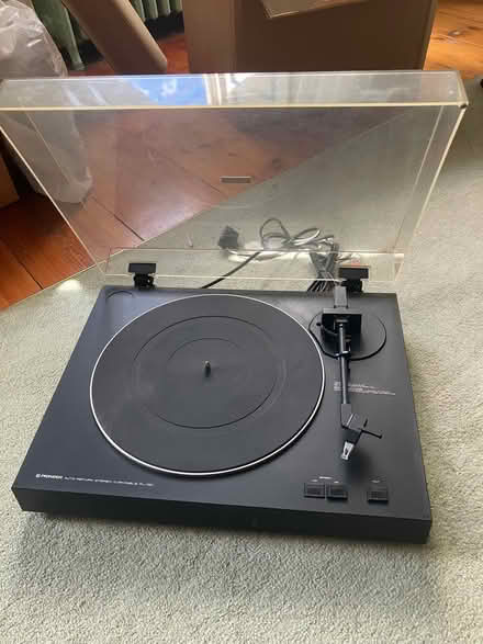 Photo of free Vintage Panasonic Tuner, Amplifier and Turntable (The Viaduct DH1) #2