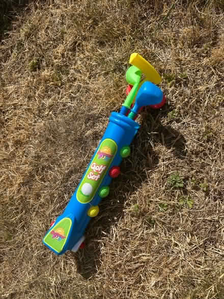 Photo of free Kids golf set (Calvert green MK18) #1