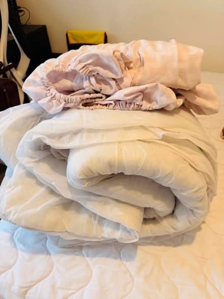 Photo of free Double Duvet and pink sheets (Rolls-Royce Nightingale Road Works (closed) DE24) #1