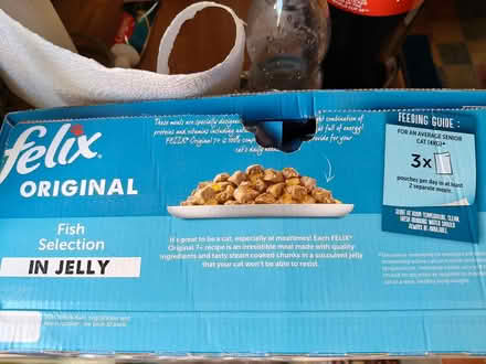 Photo of free Felix cat food (HP19 Central Aylesbury) #2