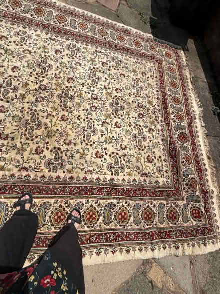 Photo of free large wool indian rug (Croydon. CR2 9) #3