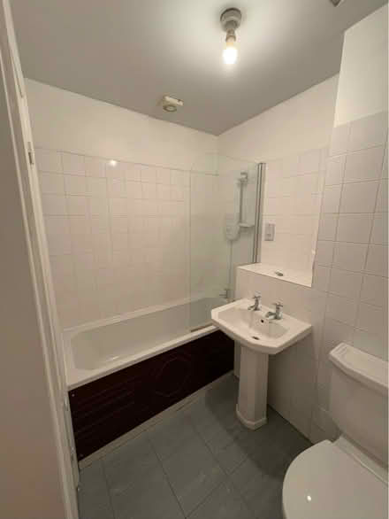 Photo of free Bath tub, toilet and basin (Westbourne Green W2) #2