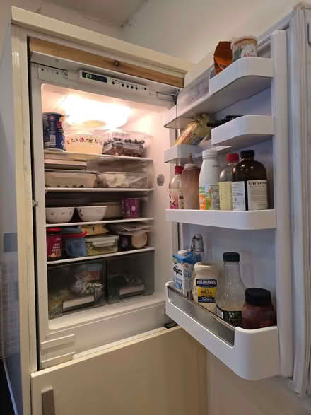 Photo of free Bosch KIN32A41GB Integrated Frost Free Fridge Freezer Workin (South Norwood SE25) #1