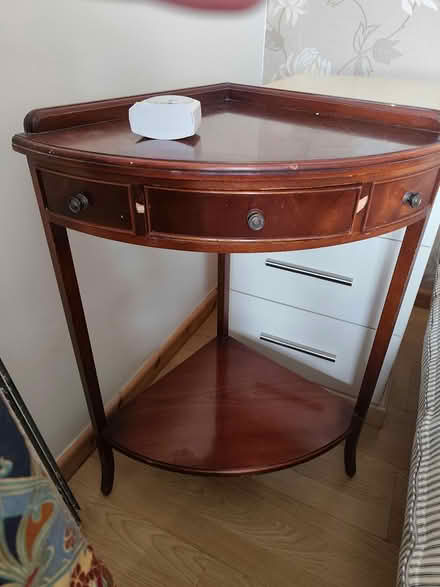 Photo of free Small corner table (DA17 5JS) #1