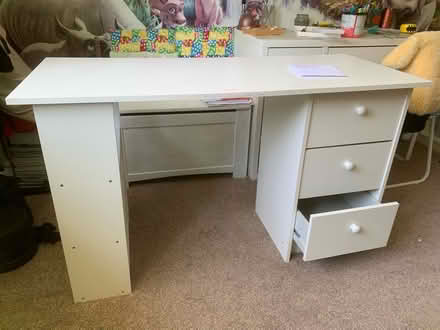 Photo of free Kids desk (Northchurch HP4) #2