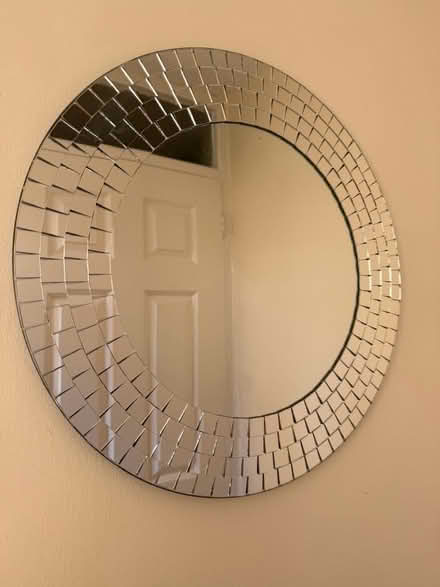 Photo of free Circular mirror (Larkhall BA1) #1