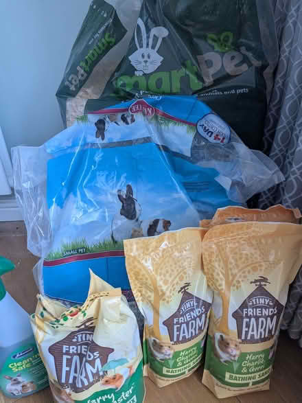 Photo of free Hamster bedding, food, sand (Cookham SL6) #1