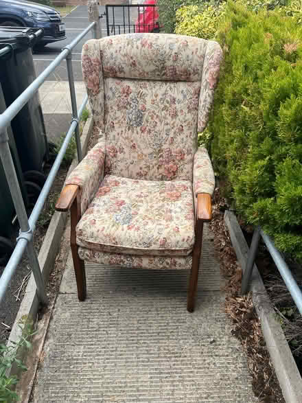Photo of free Floral high back chair, good condition. Collection WR14 (Malvern Link WR14) #1