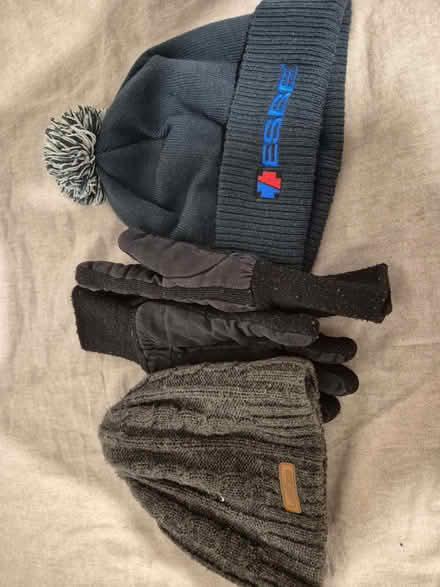 Photo of free Winter wool hats and gloves (Littlemore OX4) #1